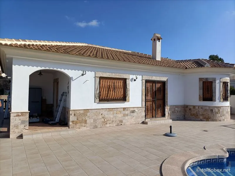 Montaje de pérgola de aluminio, instalado por Toldobox (2021)