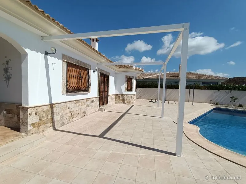 Montaje de pérgola de aluminio, instalado por Toldobox (2021)