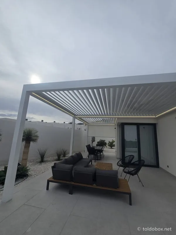 Pérgola bioclimática, instalado por Toldobox (2025)