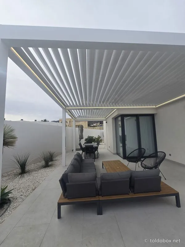 Pérgola bioclimática, instalado por Toldobox (2025)
