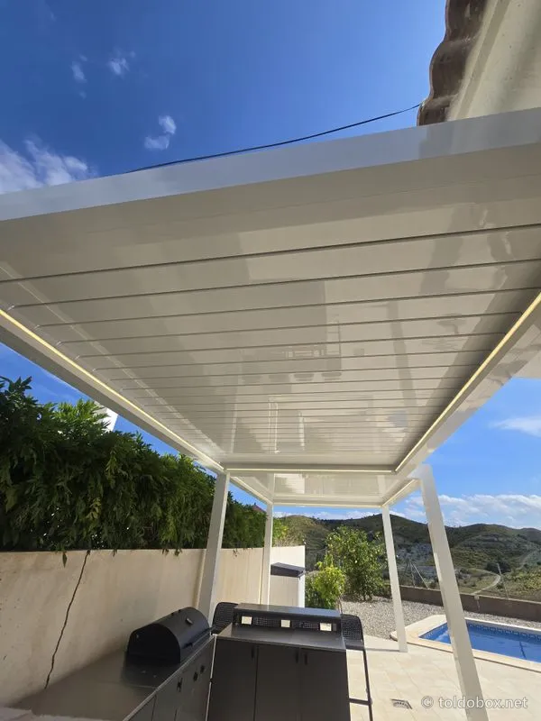 Pérgola bioclimática, instalado por Toldobox