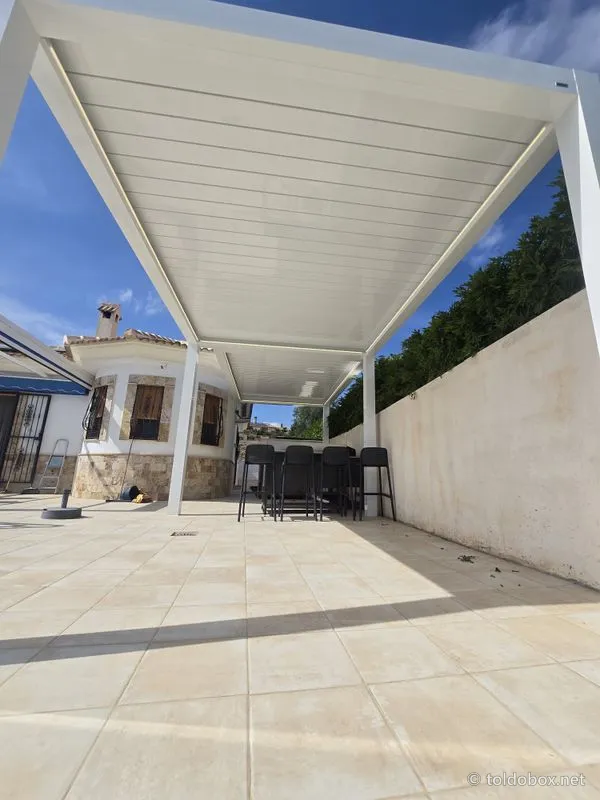 Pérgola bioclimática, instalado por Toldobox