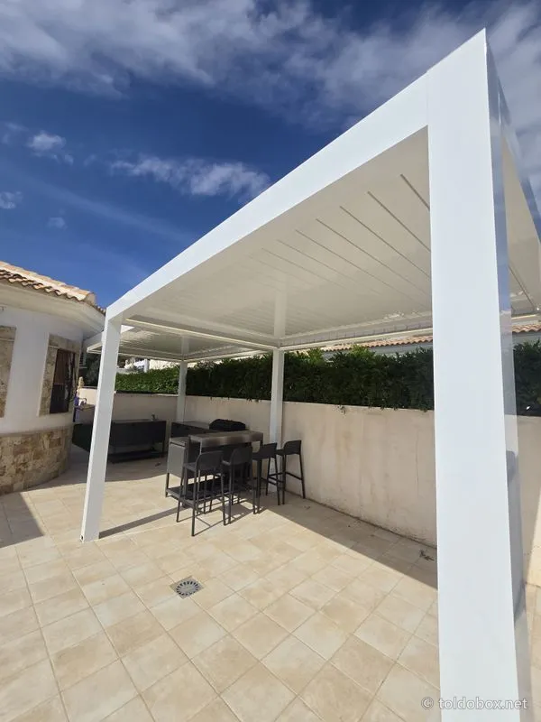 Pérgola bioclimática, instalado por Toldobox