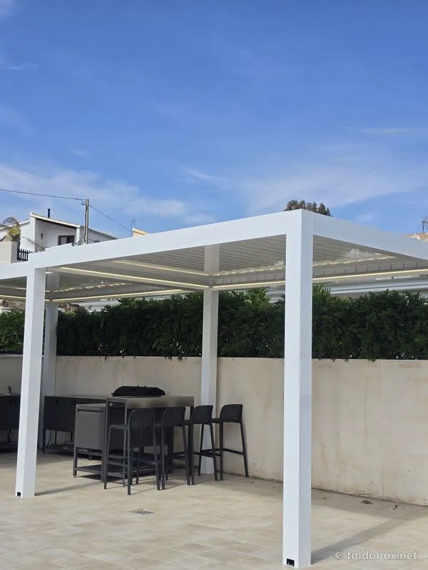 Pérgola bioclimática, instalado por Toldobox