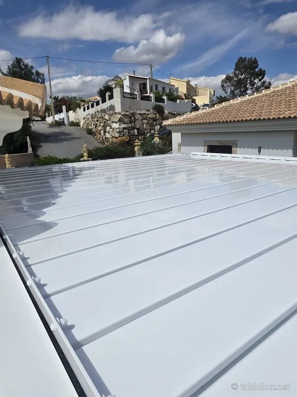 Pérgola bioclimática, instalado por Toldobox