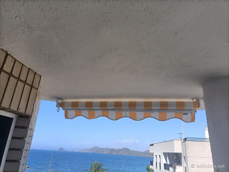 Toldo de balcón, instalado por Toldobox (2021)
