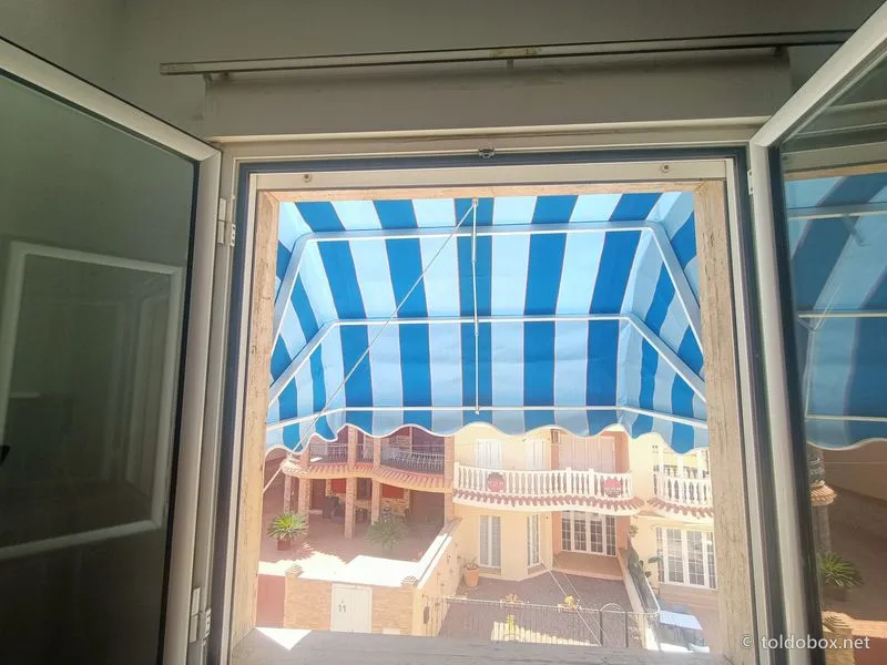 Toldo de balcón, instalado por Toldobox (2022)