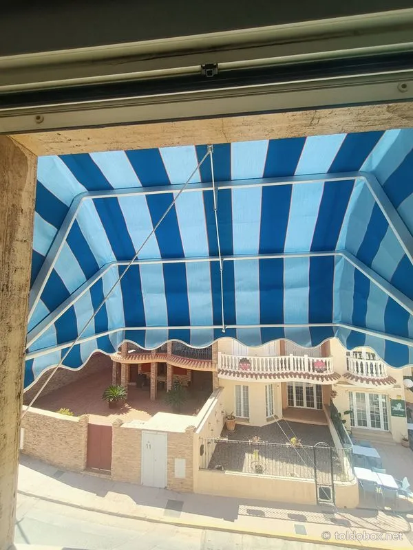 Toldo de balcón, instalado por Toldobox (2022)