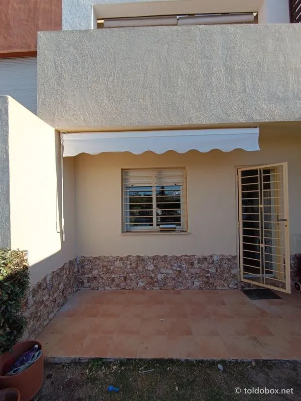 Toldo de brazos extensibles, instalado por Toldobox (2026)
