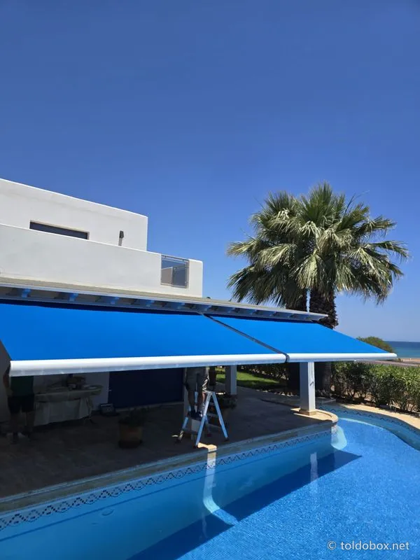 Toldo cofre, instalado por Toldobox