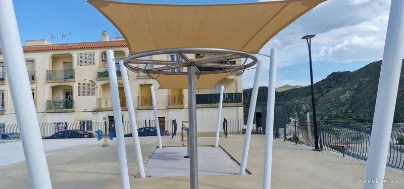 Velas de sombra en plaza en Cantoria, instalado por Toldobox